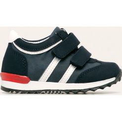 Kornecki - Buty dziecięce. Czarne trampki chłopięce Kornecki, bez wzorów, z gumy, sportowe, bez zapięcia. Za 139,90 zł.