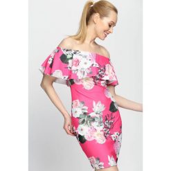 Fuksjowa Sukienka Dolce Vita. Szare sukienki damskie marki Born2be, na lato, s, w kwiaty, bez kołnierzyka, bez rękawów, mini. Za 69,99 zł.
