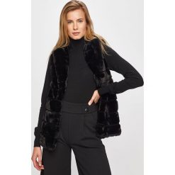 Guess Jeans - Bezrękawnik. Czarne kurtki damskie Guess Jeans, s, z haftami, z poliesteru, bez kaptura. Za 679,90 zł.