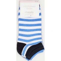 3 pack stopek. Niebieskie skarpetki damskie Moodo, w paski, z elastanu. Za 19,99 zł.