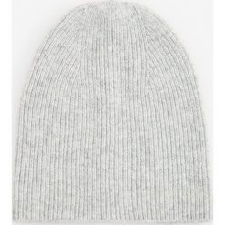 Czapka - Jasny szary. Szare czapki damskie Reserved, bez wzorów. Za 29,99 zł.