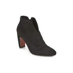 Botki Chie Mihara FEDORA. Czarne botki damskie marki Chie Mihara, bez obcasa, bez zapięcia. Za 1071,20 zł.