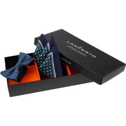 Zestaw Mucha plus Poszetka. Niebieskie muszki męskie LANCERTO, bez wzorów, z dzianiny, eleganckie. Za 149,90 zł.