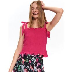 Bluzka z marszczeniami na ramiączkach. Różowe bluzki damskie Top Secret, bez wzorów, eleganckie, bez kołnierzyka, z krótkim rękawem. W wyprzedaży za 24,99 zł.