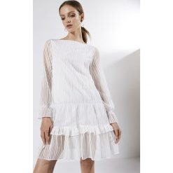Biała Sukienka Summer Sky. Białe sukienki damskie Born2be, s, z aplikacjami, wizytowe. Za 229,99 zł.