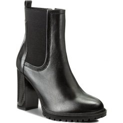 Botki CAPRICE - 9-25402-29 Black Nappa 022. Czarne botki damskie na obcasie marki Caprice, z materiału. W wyprzedaży za 269,00 zł.