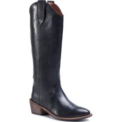 Kozaki SOLO FEMME - 81506-02-D55/000-12-00 Czarny. Czarne kozaki damskie Solo Femme, ze skóry, bez obcasa, bez zapięcia. Za 659,00 zł.