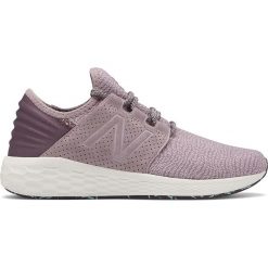 Buty "Cruz V2" w kolorze fioletowym do biegania. Fioletowe buty sportowe damskie z materiału, do biegania. W wyprzedaży za 219,95 zł.