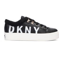 DKNY Suri Tenisówki Czarny. Czarne trampki i tenisówki damskie DKNY, bez wzorów, ze skóry, bez zapięcia. Za 659,95 zł.