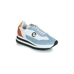 Buty No Name FLEX. Białe trampki i tenisówki damskie marki No Name, bez wzorów, bez zapięcia. Za 479,00 zł.