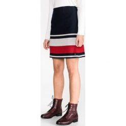 Tommy Hilfiger Fluffy Spódnica Niebieski. Niebieskie spódniczki damskie TOMMY HILFIGER, xs, w paski, z poliesteru. Za 652,95 zł.