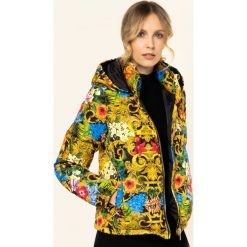 Kurtka puchowa Versace Jeans Couture E5HVA980. Kurtki damskie Versace Jeans Couture, bez wzorów, z poliesteru, bez kaptura. W wyprzedaży za 2019,00 zł.