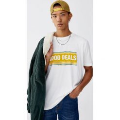 Koszulka z napisem „Good deals”. Białe koszulki męskie Pull&Bear, m, z napisami, bez kołnierzyka, z krótkim rękawem, krótkie. Za 49,90 zł.