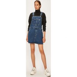 Tommy Jeans - Sukienka. Niebieskie sukienki damskie Tommy Jeans, na co dzień, m, bez wzorów, z bawełny, casualowe, z dekoltem karo, bez rękawów, mini, proste. W wyprzedaży za 269,90 zł.