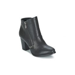 Botki LPB Shoes PONY. Czarne botki damskie marki LPB Shoes, bez obcasa, bez zapięcia. Za 239,20 zł.