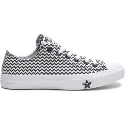 Converse Chuck Taylor All Star Mission-V Tenisówki Czarny Biały. Czarne trampki i tenisówki damskie Converse, bez wzorów, ze skóry, bez zapięcia. Za 378,95 zł.