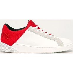 Levi's - Buty. Czerwone sneakersy męskie Levi's®, z okrągłym noskiem, na sznurówki. Za 429,90 zł.