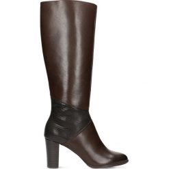 Kozaki FRIDA. Pomarańczowe kozaki damskie Gino Rossi, ze skóry, eleganckie, bez obcasa, na zamek. Za 449,90 zł.