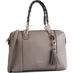 Torebka LIU JO - M Satchel N19265 E0086 Corda 30403. Szare torebki klasyczne damskie Liu Jo, bez wzorów, ze skóry ekologicznej, klasyczne, bez dodatków. W wyprzedaży za 389,00 zł.