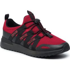 Sneakersy VERSACE JEANS COUTURE - E0YUBSG3 71215 500. Czerwone sneakersy męskie Versace Jeans Couture, na co dzień, bez wzorów, z jeansu, klasyczne, bez zapięcia. Za 549,00 zł.
