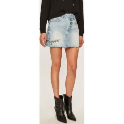 Guess Jeans - Spódnica. Niebieskie spódniczki damskie Guess Jeans, na co dzień, z aplikacjami, z bawełny, casualowe, mini, ołówkowe. W wyprzedaży za 369,90 zł.