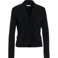 MAX&Co. MANAUS Żakiet black. Czarne żakiety damskie marki MAX&Co., z elastanu. W wyprzedaży za 527,45 zł.