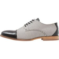 Shoe The Bear CARL Oksfordki mid grey. Szare buty wizytowe męskie marki Shoe The Bear, ze skóry, na sznurówki. W wyprzedaży za 353,40 zł.