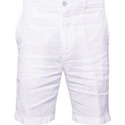 120% Lino Szorty white. Białe szorty męskie marki 120% Lino, m, ze lnu. W wyprzedaży za 471,20 zł.