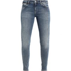 Rurki damskie: Wrangler BESPOKE Jeans Skinny Fit worn blue