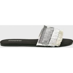 Answear - Klapki. Szare klapki damskie ANSWEAR, bez wzorów, z materiału, bez obcasa. W wyprzedaży za 59,90 zł.