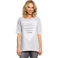 ELISA Dresowa bluza tunika z sercem - szara. Szare tuniki damskie Moe, z elastanu, bez kaptura. W wyprzedaży za 89,00 zł.