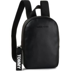 Plecak TOMMY JEANS - Twj Femme Pu Mini Backpack AW0AW07374 BDS. Czarne plecaki damskie Tommy Jeans, bez wzorów, z jeansu, klasyczne. W wyprzedaży za 299,00 zł.