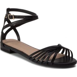 Sandały GUESS - Ramzie FL6RZE LEA03 BLACK. Czarne klapki damskie Guess, z aplikacjami, ze skóry ekologicznej, bez obcasa, na obcasie. W wyprzedaży za 399,00 zł.