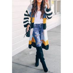 Sweter damski RUSHA. Bluzy damskie Sweter damski RUSHA, uniwersalny, w paski, z długim rękawem, długie, bez kaptura. W wyprzedaży za 69,00 zł.