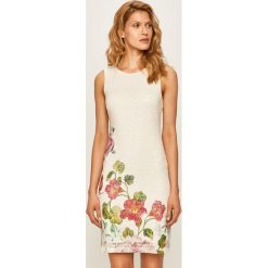 Desigual - Sukienka. Sukienki damskie Desigual, na co dzień, w koronkowe wzory, z elastanu, z okrągłym kołnierzem, bez rękawów, mini, proste. W wyprzedaży za 249,90 zł.