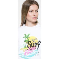 Femi Pleasure - Bluza. Białe bluzy damskie z nadrukiem marki Femi Stories, s, z bawełny, bez kaptura. W wyprzedaży za 129,90 zł.