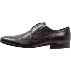 Kenneth Cole New York MIXER Eleganckie buty black. Czarne buty wizytowe męskie marki Kenneth Cole New York, ze skóry, na sznurówki. Za 689,00 zł.