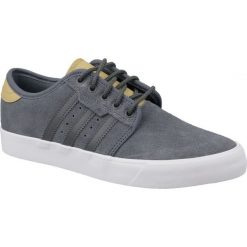 Szare Buty adidas Seeley M DB3143. Szare buty sportowe męskie Adidas, ze skóry, bez zapięcia. W wyprzedaży za 309,00 zł.