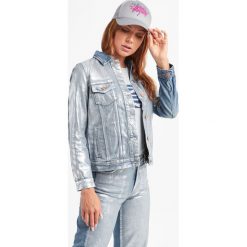 KATANA JEANSOWA EMPORIO ARMANI. Kurtki damskie Emporio Armani, s, bez wzorów, z jeansu, eleganckie. W wyprzedaży za 1407,20 zł.