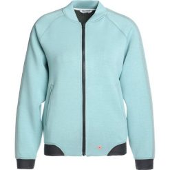 KariTraa LEMME JACKET Kurtka sportowa glass. Niebieskie kurtki sportowe damskie marki KariTraa, m, z elastanu. W wyprzedaży za 377,10 zł.