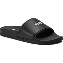 Klapki MSGM - Micro Logo Pool Slide 2642MDS15208 732 99 Czarny. Czarne klapki damskie MSGM, bez wzorów, z tworzywa sztucznego, bez obcasa. W wyprzedaży za 299,00 zł.