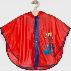 Blukids - Kurtka przeciwdeszczowa dziecięca Marvel Spiderman 104-128 cm. Czerwone kurtki chłopięce Blukids, z motywem z bajki, z materiału, krótkie, z kapturem. W wyprzedaży za 39,90 zł.