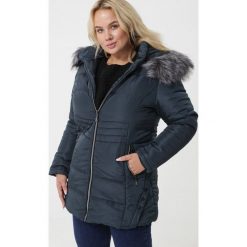 Ciemnozielona Kurtka Yarraville. Zielone kurtki damskie Born2be, na zimę, xl, bez wzorów, casualowe, długie. Za 209,99 zł.