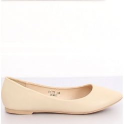 Brązowe Baleriny damskie beżowe CC108 Beige. Pomarańczowe baleriny damskie ButyModne, bez wzorów, ze skóry ekologicznej, eleganckie, bez obcasa. Za 75,19 zł.