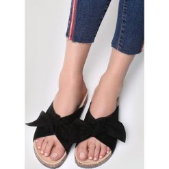 Czarne Klapki Forget Me. Czarne klapki damskie other, z materiału, na platformie. Za 59,99 zł.