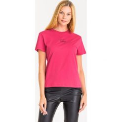 T-SHIRT PINKO. Różowe t-shirty damskie Pinko, s, z aplikacjami, z bawełny, z okrągłym kołnierzem. Za 155,40 zł.