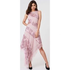 Sukienki: Keepsake Sukienka Hold On Midi – Pink