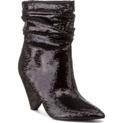 Botki GUESS - Nakittan FLNKT1 FAB10 BLACK. Czarne botki damskie na obcasie marki Guess, z materiału. W wyprzedaży za 439,00 zł.