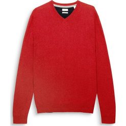 Sweter w kolorze czerwonym. Czerwone swetry męskie Esprit Men, s, bez wzorów, z kaszmiru, bez kołnierzyka, bez kaptura. W wyprzedaży za 65,95 zł.