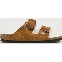 Birkenstock - Kapcie. Żółte kapcie damskie marki Birkenstock, ze skóry. W wyprzedaży za 359,90 zł.